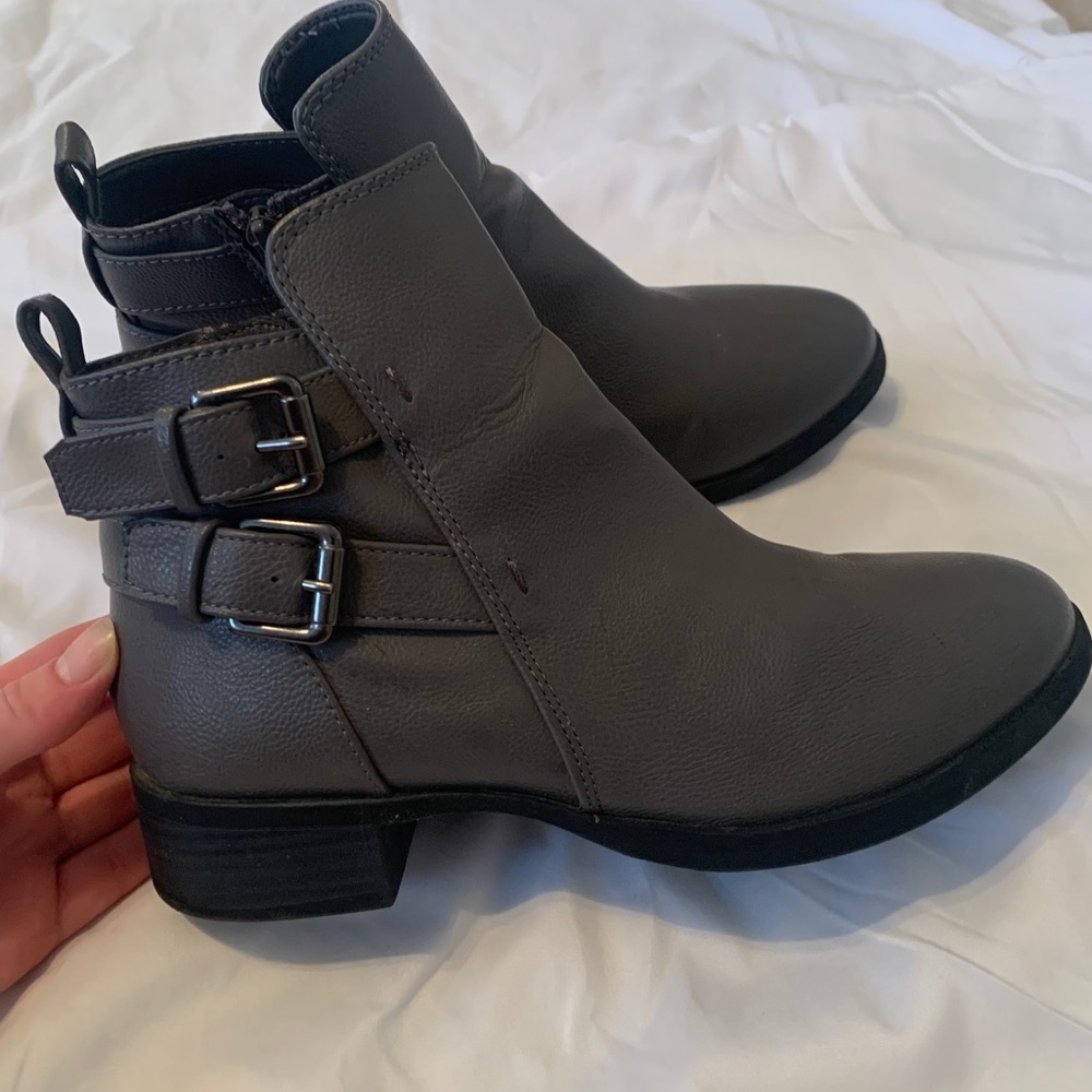 Gray booties, size 7